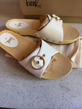 beek Leather clogs with Gold Ring